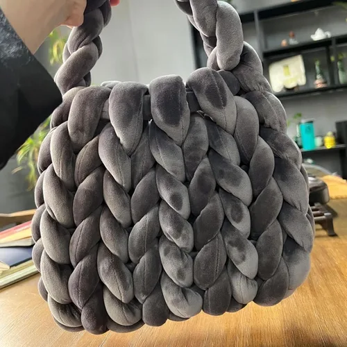 Vista 2 de Hilo de terciopelo grueso y voluminoso para tejer con brazo gigante, peso de tubo súper suave, esponjoso, para hacer a mano, hilo lavable