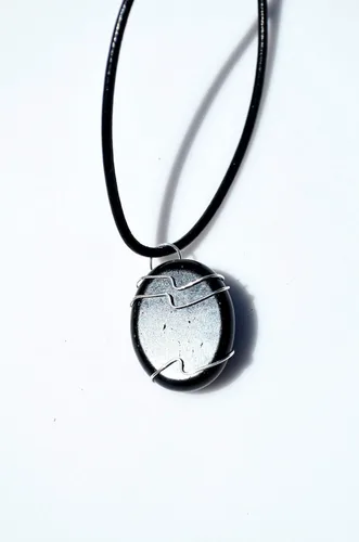 Vista 4 de Apache Tears Palm Stone on Leather Thong Necklace