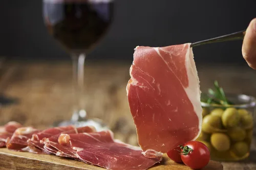Vista 3 de Fermin Jamón de Paletilla Deshuesada 50% de Grano Ibérico (3.5–4.5 lbs) – Paleta de Cebo Ibérica Deshuesada