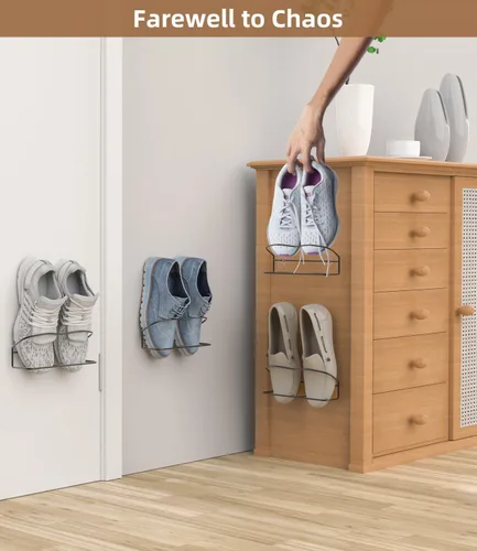 Vista 2 de Zapatero montado en la pared, paquete de 4 unidades, con tiras adhesivas para colgar, almacenamiento de zapatos de pared de metal, organizador