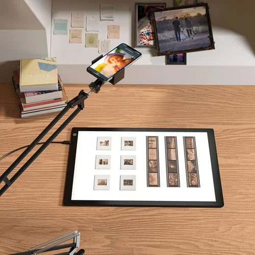 Vista 2 de Caja de luz con visor de diapositivas Eyesen, escáner de luz ultradelgado A4 con alimentación USB para escaneo de diapositivas fotográficas