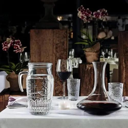 Vista 4 de Bormioli Rocco Jarra romántica y elegante de cristal floral, 60.75 onzas, fabricada en Italia.