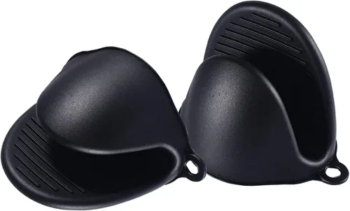 Vista 4 de 2 pares de guantes de horno de silicona resistentes al calor, ideales para sujetar elementos de cocina (negro y gris) Manoplas de silicona
