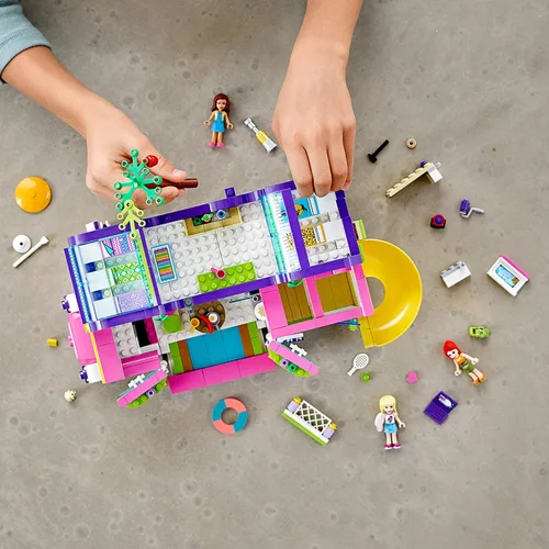 Vista 6 de LEGO Friends Autobús de la Amistad 41395 Heartlake City Juguete Playset Kit de Construcción Promueve Horas de Juego Creativo, Nuevo 2020 (778 Piezas)