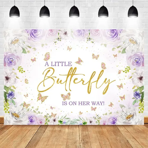 Vista 2 de Avezano Telón de fondo de mariposa para baby shower, flores moradas, manchas doradas, con texto en inglés "A Little Butterfly is on the Way", fondo