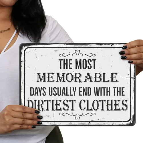Vista 4 de SmartSign Letrero decorativo para cuarto de lavado, con texto en inglés "Most Memorable Days Usually End With The Dirtiest Clothes", letrero