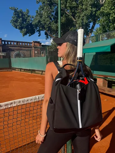 Vista 2 de AYRES Mochila de tenis – Amplia bolsa de tenis, pádel y pickleball para mujer Compartimento para raqueta de acceso rápido (para 2) Bolsa