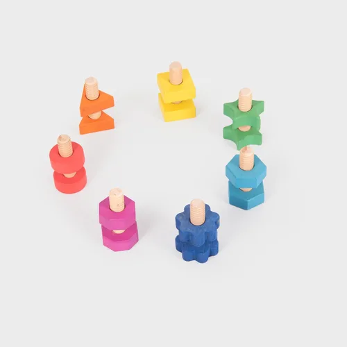 Vista 10 de tickit Juego de 14 tuercas y pernos de madera arcoíris, formas y colores a juego