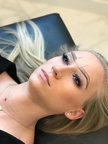 Vista 4 de MADLUVV Mapping String – Cuerda de mapeo de cejas preentintada negra para microblading y PMU – Herramienta profesional de mapeo de cuerdas de grado