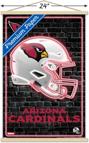 Vista 3 de Trends International NFL Arizona Cardinals - Póster de pared con casco neón, 22.37 x 34.00 pulgadas, impresión prémium y colgador de madera de haya