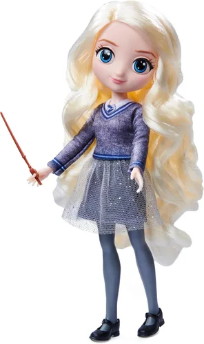 Vista 10 de Wizarding World Harry Potter, set de regalo de muñeca Fleur Delacour de 20,3 cm de 10 piezas con 2 trajes y 8 accesorios para muñeca, juguetes