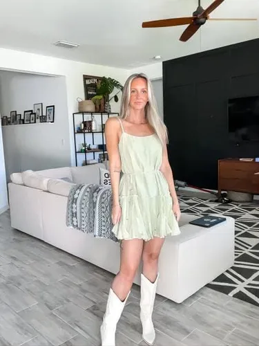 Vista 5 de Onedreamer Vestido de mujer con tirantes delgados en la cintura, nudo cruzado en la parte delantera, dobladillo con volantes, vestido corto