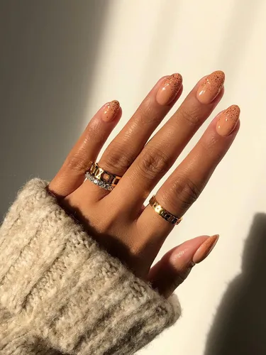 Vista 7 de ella+mila Profesional, de Secado Rápido, Esmalte de Uñas Oro de Larga Duración y Resistente a las Astillas (Drippin' Gold - 0.45 fl oz) 17-free
