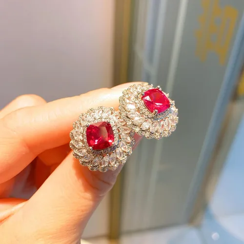 Vista 8 de Aretes chapados en oro de 18 quilates de 0.354 x 0.354 in con gema roja de imitación de paloma roja, juego de joyería para mujer, regalo de lujo