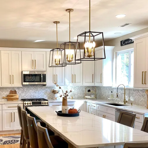 Vista 3 de Kira Home Bellevue - Lámpara colgante moderna de 16 pulgadas, 4 luces, lámpara colgante de metal geométrico dorado y negro, latón cálido y acabado