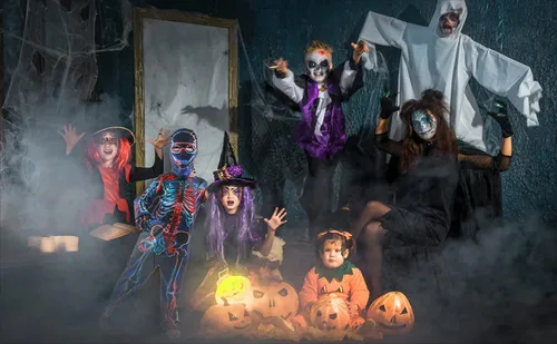 Vista 7 de Wbesty Disfraz de esqueleto para niños de Halloween bata de esqueleto guantes espeluznantes cara de calavera