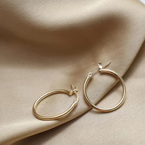Vista 35 de Gempires - Aretes ligeros y gruesos, delicados y minimalistas, hipoalergénicos, chapados en oro, sin deslustre, diseño clásico, para uso diario