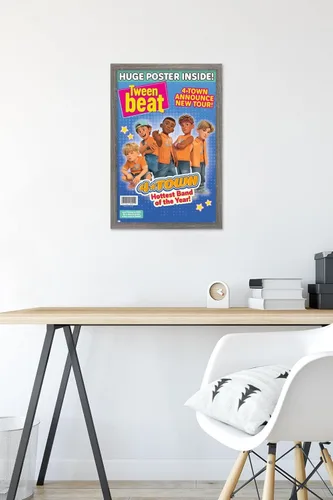 Vista 6 de Trends International Disney Pixar Turning Red - Póster de pared de 4 pueblos Tween Beat, 14.725 x 22.375 pulgadas, versión enmarcada de madera