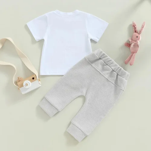 Vista 2 de KtwHarnu Conjunto de camiseta de manga corta con estampado de conejo, 2 piezas, ropa de Pascua para bebé niño
