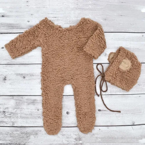 Vista 3 de Vemonllas Traje de oso para fotografía de recién nacido, accesorios para sesión de fotos de bebé recién nacido, mameluco con pies, gorro de oso