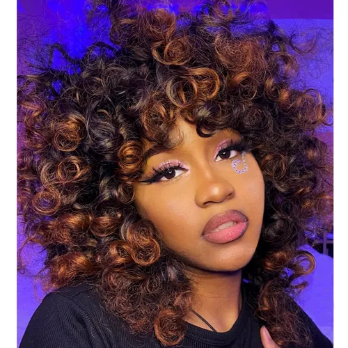 Vista 13 de Pelucas rizadas marrones para mujeres negras, peluca rizada afro suave con flequillo, suelta, bonita, rizada, resistente al calor, aspecto natural