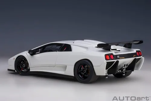 Vista 2 de AUTOart 1/18 Diablo SVR 1996 Impact White 79149