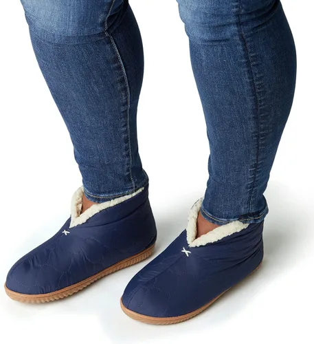 Vista 3 de Dearfoams Pantuflas tipo botín de calentamiento para interiores y exteriores para mujer