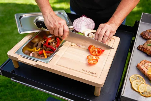 Vista 7 de RAZOR Tabla de cortar multiusos con almacenamiento de alimentos cubierto