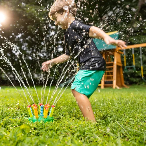 Vista 7 de Juguete rociador Sunny Patch Splash Patrol, marca Melissa & Doug