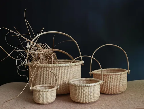 Vista 5 de Cesta redonda abierta de Nantucket con asas tejidas a mano para Pascua, picnics, regalos, decoración del hogar y más varios tamaños que van desde 5