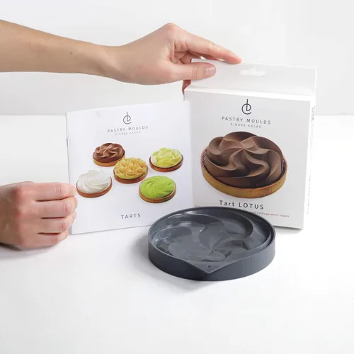 Vista 2 de DINARA KASKO Molde de silicona de loto tarta para hornear. Molde de silicona flexible para pastel o mousse por el chef pastelero de fama mundial