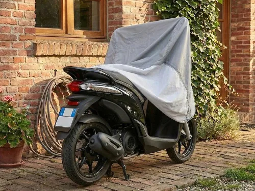 Vista 4 de CarsCover Piaggio Fly 150, LT 150, Typhoon 125 - Funda impermeable para scooter de 5 capas