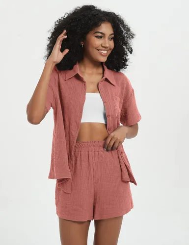 Vista 3 de PEHMEA Conjunto casual de 2 piezas de algodón y lino con botones, camisa de papel, pantalones cortos