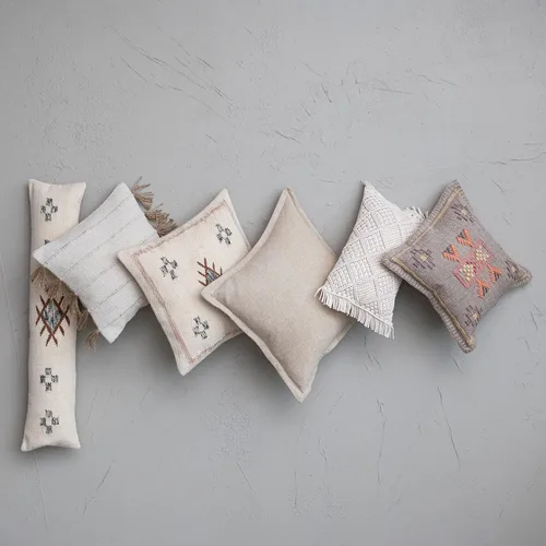 Vista 2 de Creative Co-Op Boho - Almohada lumbar de algodón tejido a mano con flecos, color marfil