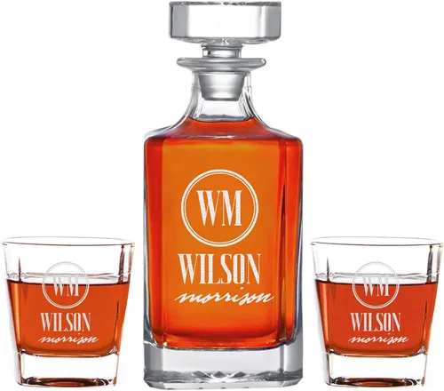 Vista 9 de Personalized Whiskey Decanter Set with Glasses - 7 Design Options - Custom Engraved Liquor 27 oz, Bourbon Decanter for Men Dad Birthday Graduation