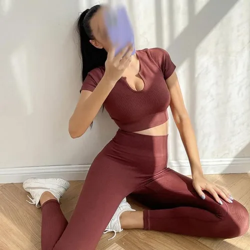 Vista 4 de CZDYUF - Ropa deportiva de entrenamiento para mujer, ropa de gimnasio, sin costuras, traje de yoga para mujer, leggings de cintura alta + brasier