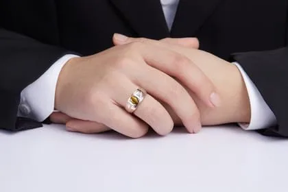 Vista 2 de Rylos Anillos para hombre de diseño clásico de 0.315 x 0.236 in con piedras preciosas ovaladas y diamantes brillantes Anillos de piedra natal