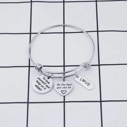 Vista 3 de LACAKU - Pulsera para niño, Kpop, BTS, Bangtan, dijes con textos en inglés, amarte a ti mismo, A.R.M.Y, regalo de joyería para niños, acero