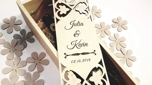 Vista 2 de Personalized wedding wine box with engraved names and date, wedding wine ceremony box, custom laser cut anniversary gift, bridal shower gift for
