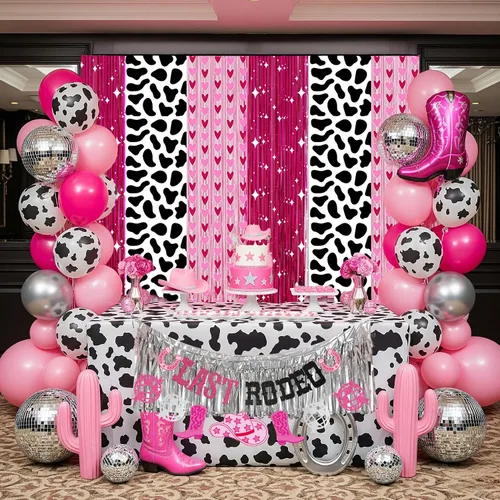 Vista 5 de Decoración de fiesta de despedida de soltera de vaquera con arco de globos de color rosa intenso y plateado, botas de disco con estampado de vaca