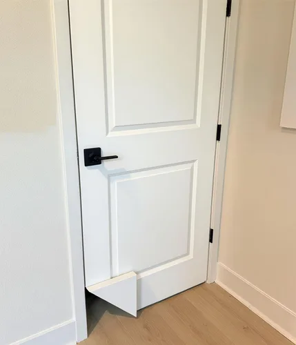 Vista 6 de Kit de bisagra ajustable para puerta de gato (mano izquierda y derecha), se adapta a puertas huecas y puertas interiores sólidas fácilmente, Negro
