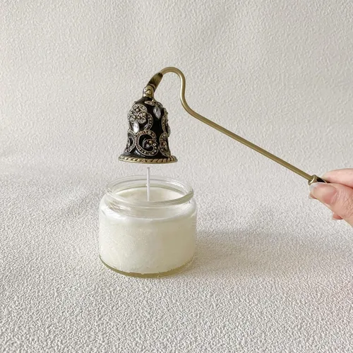 Vista 3 de Apagador de Velas, Extintor de Velas Único, Herramienta de Metal para Velas Decorativas