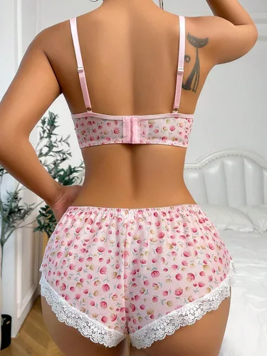Vista 2 de WDIRARA Conjunto de lencería de encaje en contraste con estampado floral para mujer, conjunto de 2 piezas de cintura alta con aros
