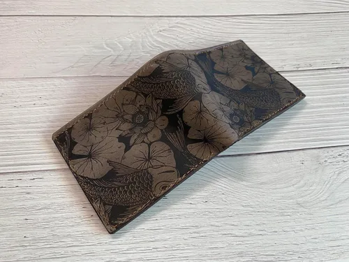 Vista 6 de Unik4art - Cartera Koi Fish de cuero genuino hecha a mano para hombre, regalo personalizado para hombre, regalo japonés de aniversario para él - 1P