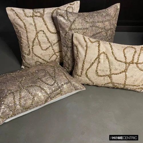 Vista 122 de The HomeCentric Fundas de almohada lumbares doradas de 12 x 14 pulgadas (11.8 x 13.8 in), de piel sintética, con diseño de animales, estilo moderno