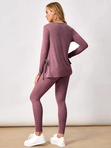 Vista 2 de OYOANGLE Conjunto de camiseta de maternidad con cuello redondo y nudo lateral para mujer