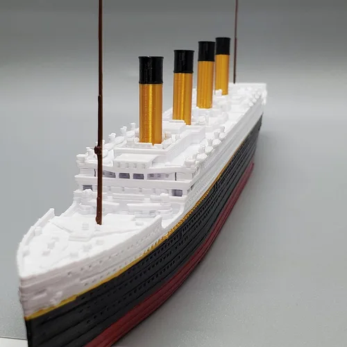 Vista 2 de THEROLLER3D RMS Titanic Model Ship 1 pie de largo montado, históricamente preciso, réplicas Titanic