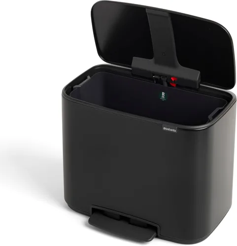 Vista 4 de Brabantia Bo - Basurero de cocina con compartimento individual, color negro mate, cubo interior de 9.5 galones, cubo de basura de cierre suave