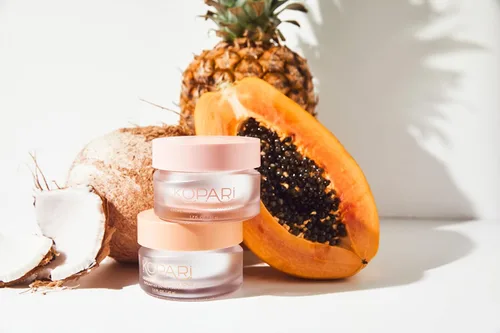 Vista 5 de Kopari Peptide Glow - Crema hidratante facial hidratante Ácido hialurónico, crema ligera de coco vegano para uso diario, piel suave, combate