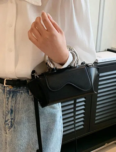 Vista 2 de Bolso pequeño de color plateado, bolsos cruzados, bolsos de noche Y2K, bolso de mano para mujer, bolsos de hombro, bolsa de mano para mujer 2024